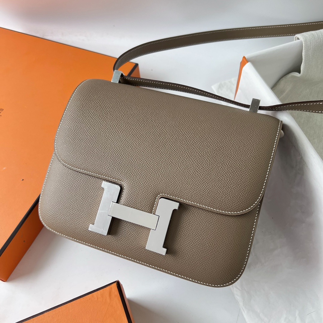 Hermes Constance 24cm Shoulder Bag In Etoupe Epsom Leather